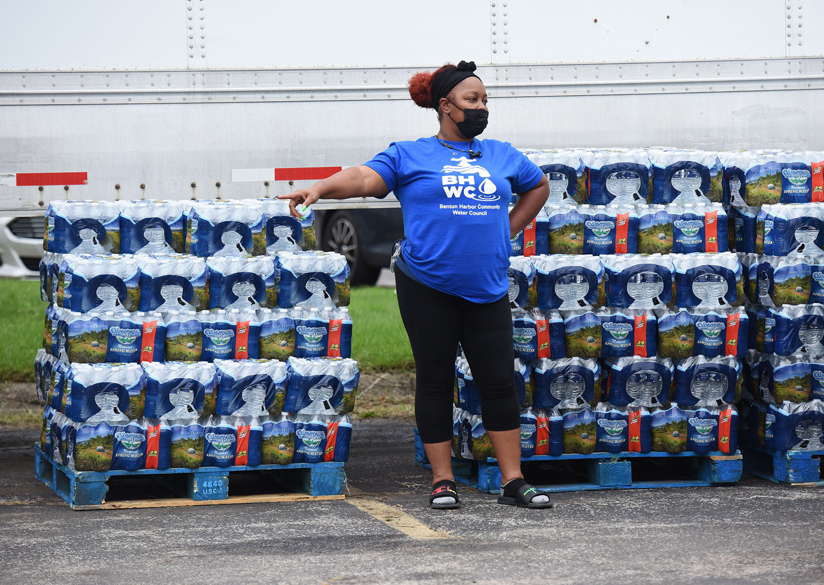 211016-HP-bh-water-volunteers4-photo.jpg